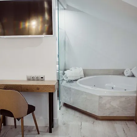 Cuevas - Adults Only 4*