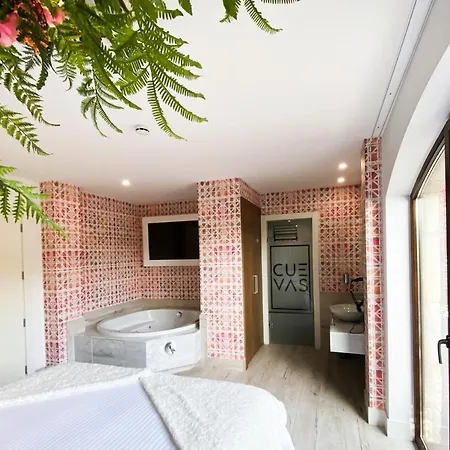 Cuevas - Adults Only 4* Santillana del Mar