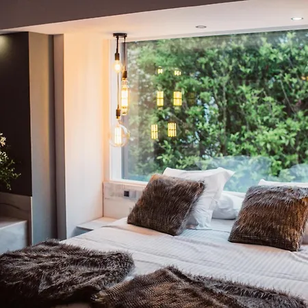 Cuevas - Adults Only 4*