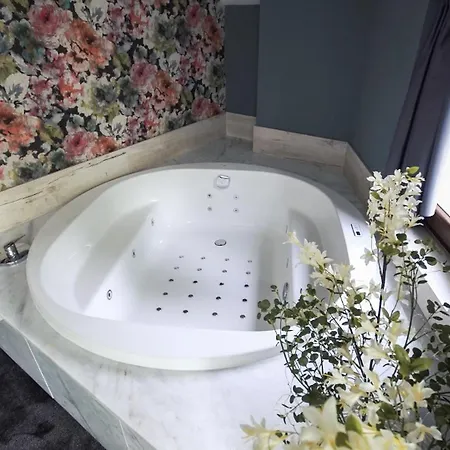 Cuevas - Adults Only 4*