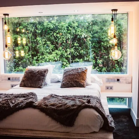 Cuevas - Adults Only 4*