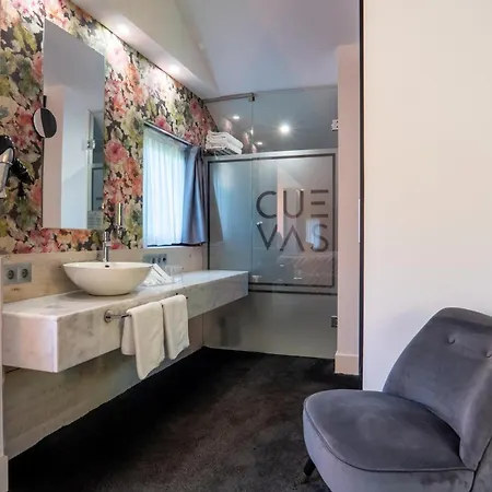 Cuevas - Adults Only 4*