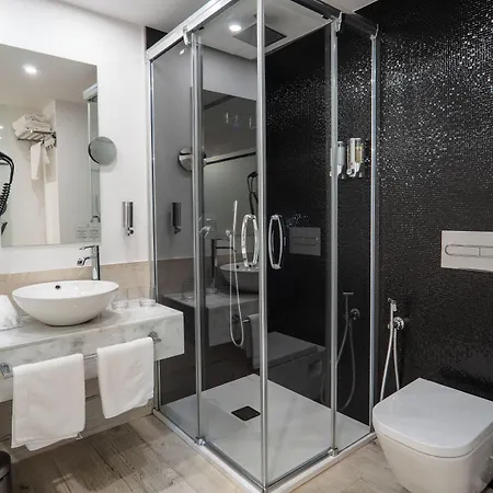 Cuevas - Adults Only 4*