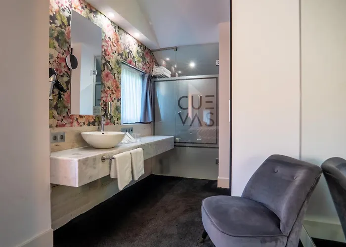 Cuevas - Adults Only 4*